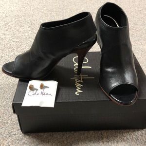 Cole Haan Black Sandal size 7B